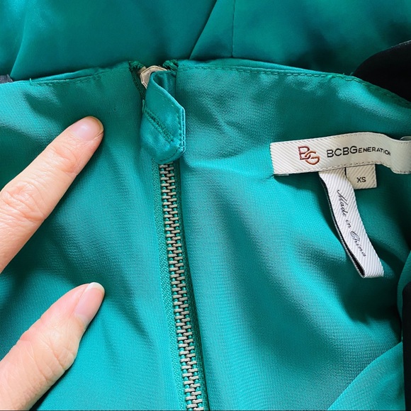 EUC BCBGeneration emerald green and black dress - Picture 7 of 7